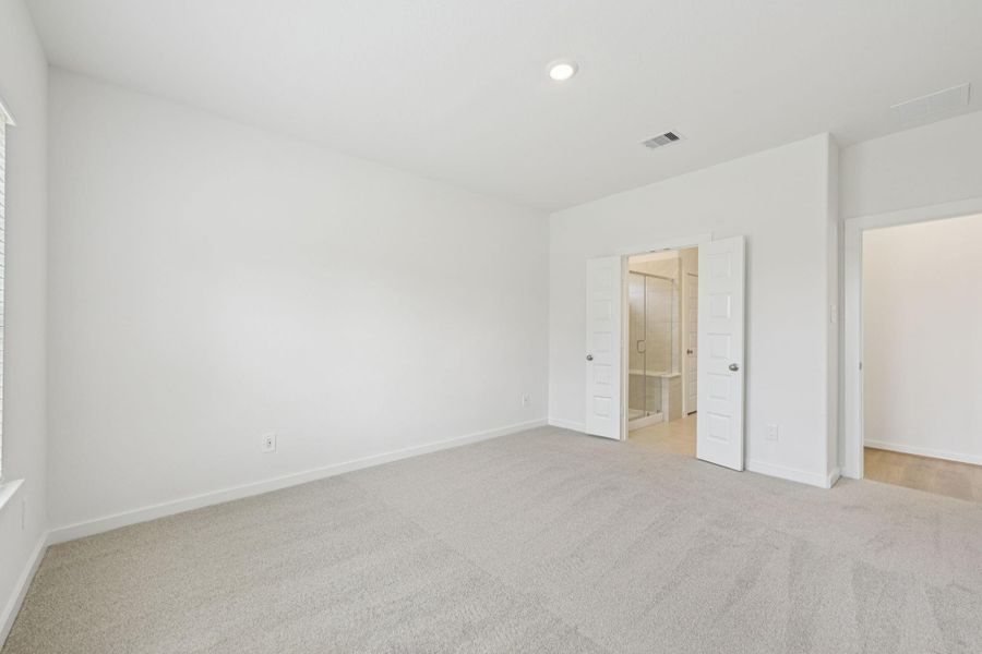 Spacious, unfurnished interior of a new home in Pine Lake Cove - Traditional Series, Montgomery (Image 27).