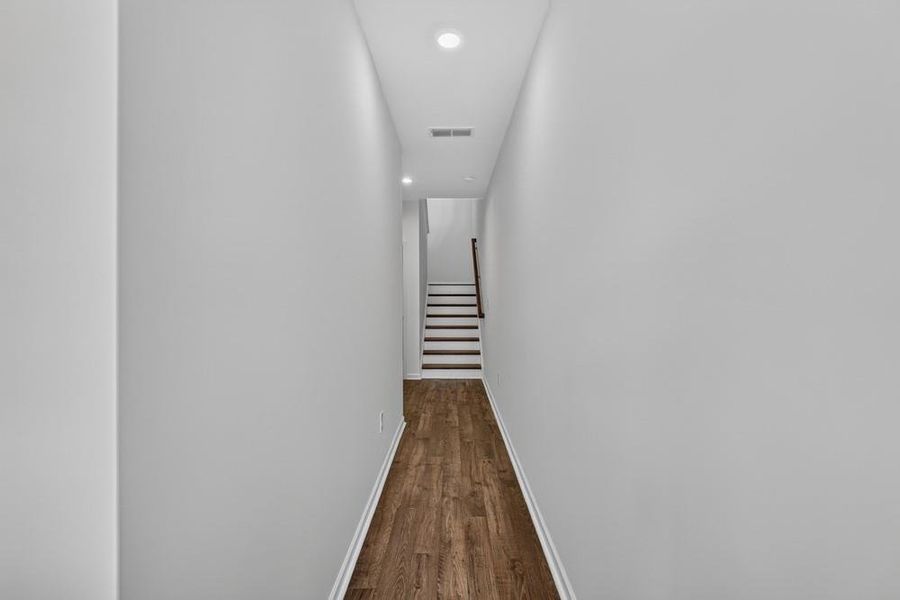 Spacious, unfurnished interior of a new home in Rosewood Farm, Lawrenceville (Image 29).