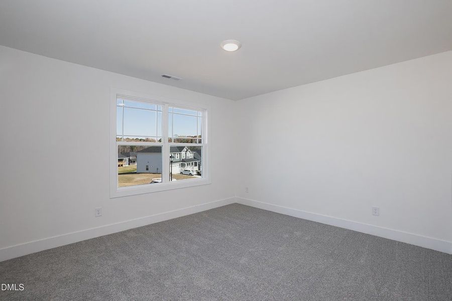 Spacious, unfurnished interior of a new home in Jackson Ridge, Pikeville (Image 27).