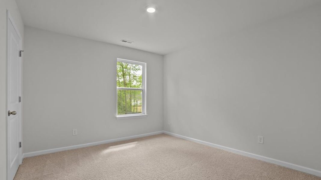 Spacious, unfurnished interior of a new home in Blair Ridge, La Grange (Image 32).