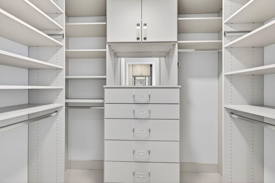 Image 47 of a home in .