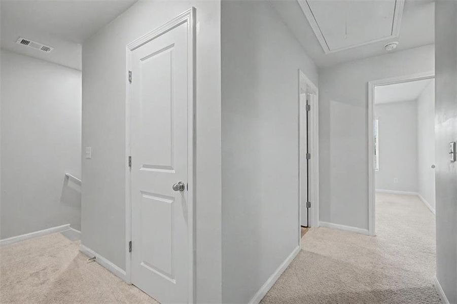 Spacious, unfurnished interior of a new home in Deer Creek, Temple (Image 15).