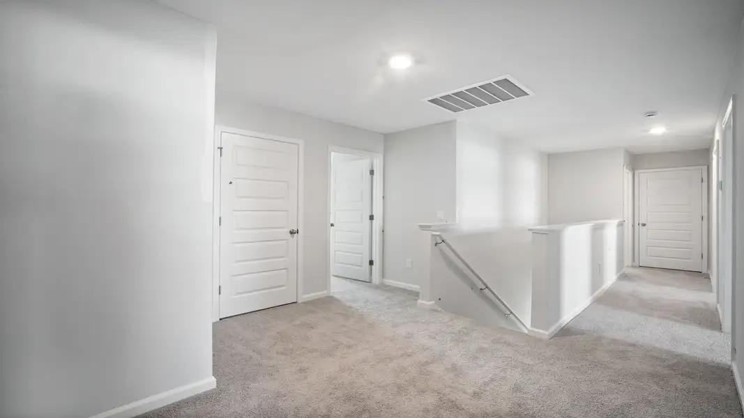 Spacious, unfurnished interior of a new home in Palm Ridge, Guyton (Image 18).