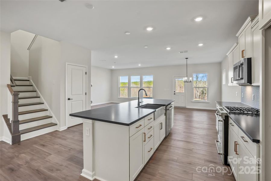 Digital Image Similar