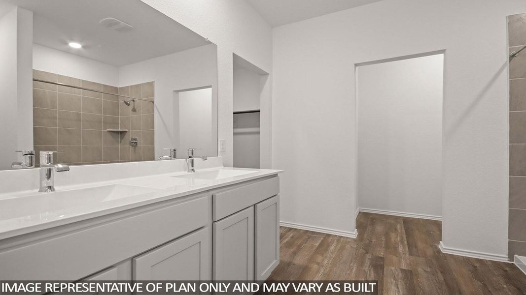 Furnished interior view inside a new home in Venetian Pines, Conroe (Image 5).