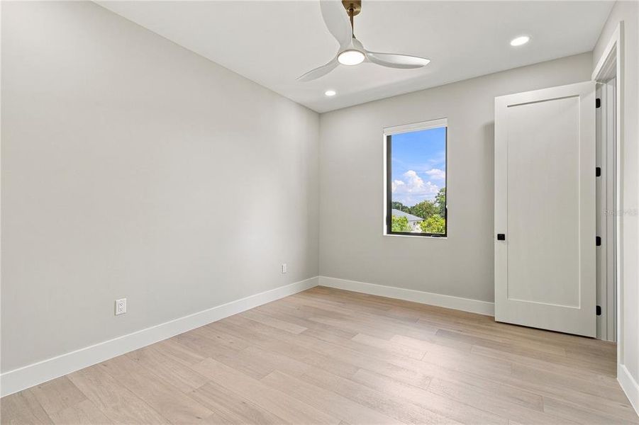 Spacious, unfurnished interior of a new home in , Tampa (Image 52).