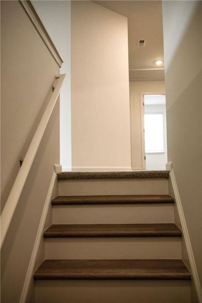 Spacious, unfurnished interior of a new home in , Jefferson (Image 9).