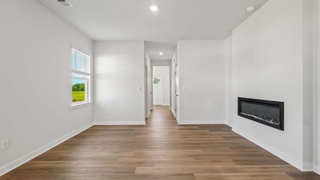 Spacious, unfurnished interior of a new home in Zion Springs, Hickory (Image 14).