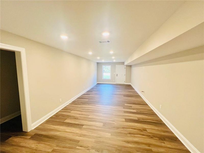 Spacious, unfurnished interior of a new home in , Taylorsville (Image 19).
