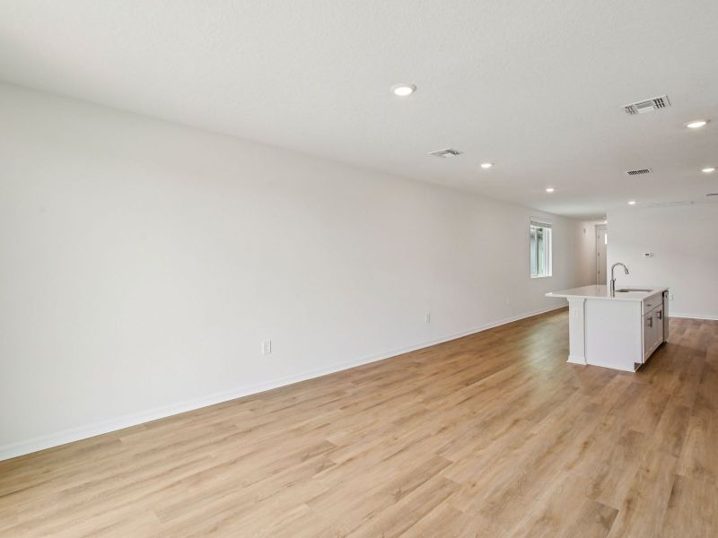 Spacious, unfurnished interior of a new home in Leyland Preserve - Premier Series, Brooksville (Image 6).
