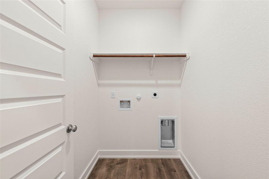 Please Note: These interior photos are not of the actual design but are of a completed home wiht a similar floor plan. Finishes, features, and layouts may vary. Please Note: These interior photos are not of the actual design but are of a completed home wiht a similar floor plan. Finishes, features, and layouts may vary.