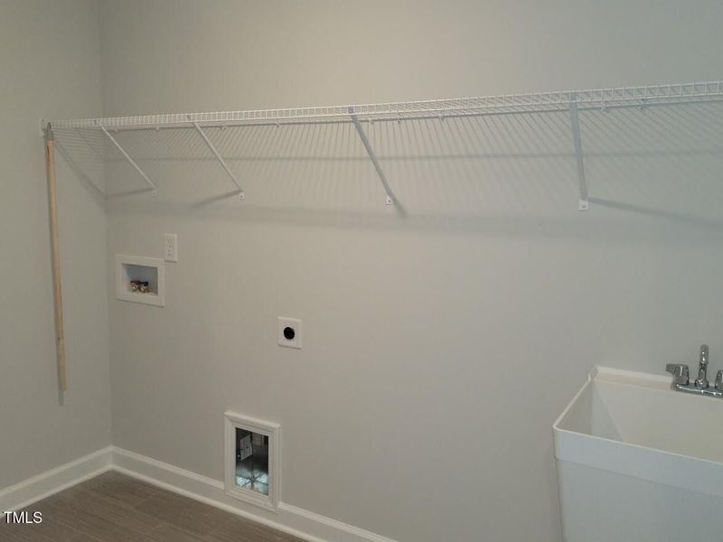 Image 93 of a home in Tobacco Road. Image 93 of a home in Tobacco Road.