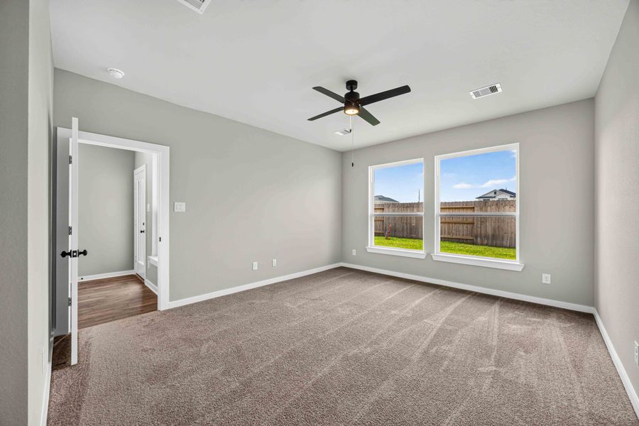 Spacious, unfurnished interior of a new home in La Segarra 40', Brookshire (Image 28). Spacious, unfurnished interior of a new home in La Segarra 40', Brookshire (Image 28).