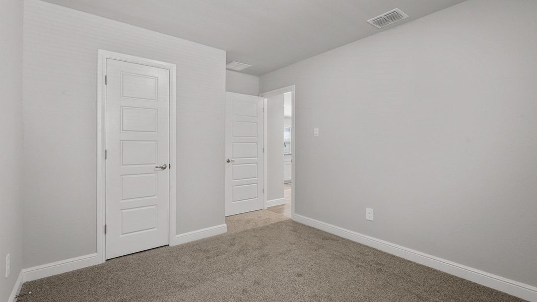 Spacious, unfurnished interior of a new home in The Hills at Reunion, Newark (Image 32).