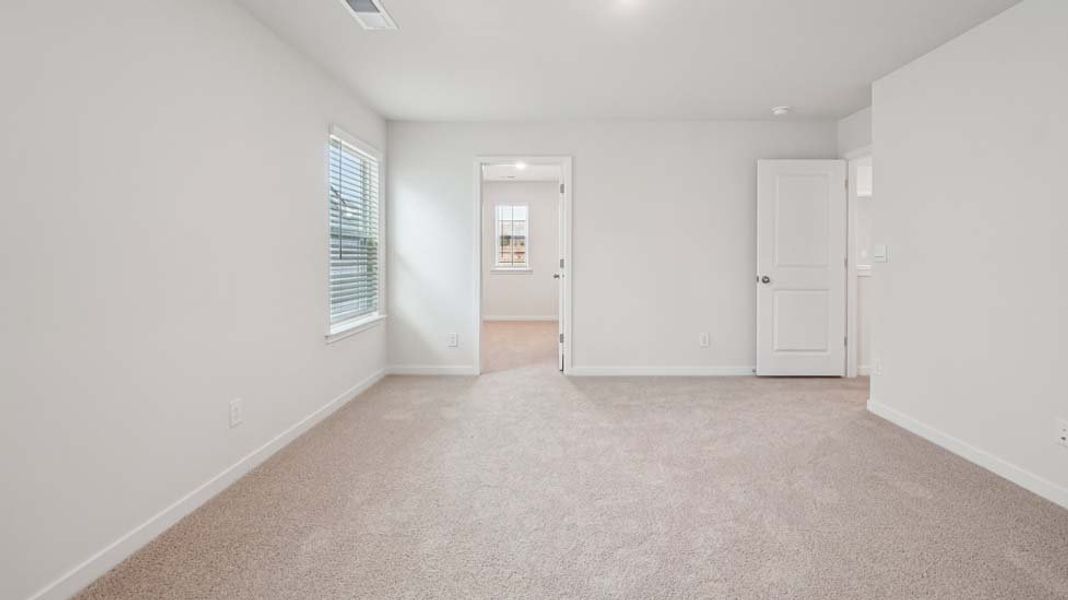 Spacious, unfurnished interior of a new home in Providence Walk, Hendersonville (Image 25).