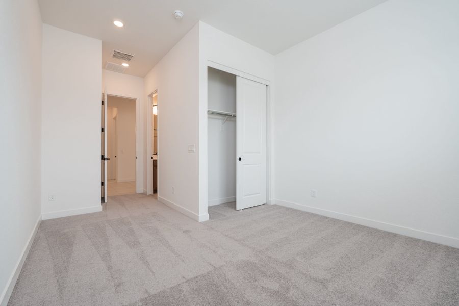 Spacious, unfurnished interior of a new home in Abel Ranch, Goodyear (Image 17).
