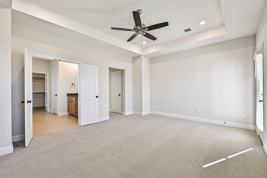 Spacious, unfurnished interior of a new home in Pearland Old Townsite, Pearland (Image 19).