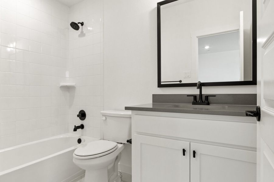 Furnished interior view inside a new home in Cottonwood Creek, Rowlett (Image 7).