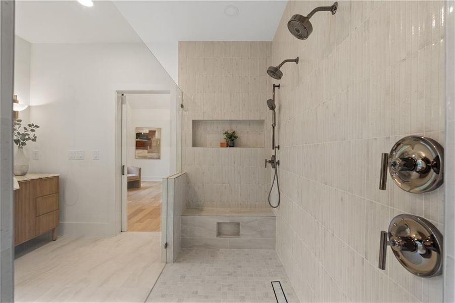 Furnished interior view inside a new home in , Roswell (Image 71).