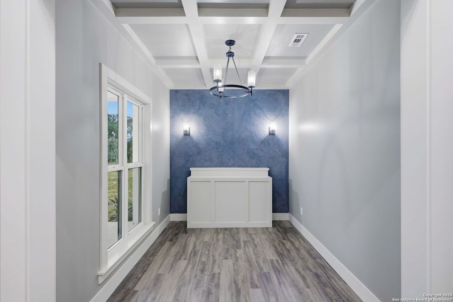 Spacious, unfurnished interior of a new home in , Bandera (Image 36).