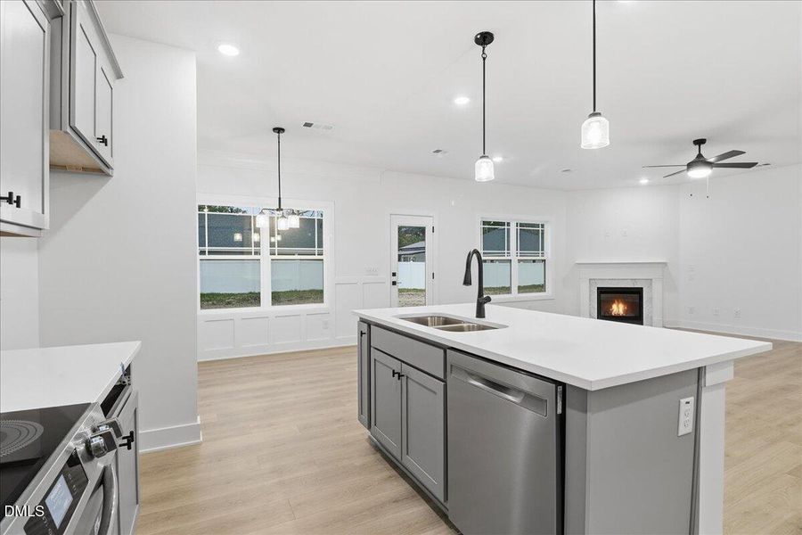 12-107 Manchester Ct-12