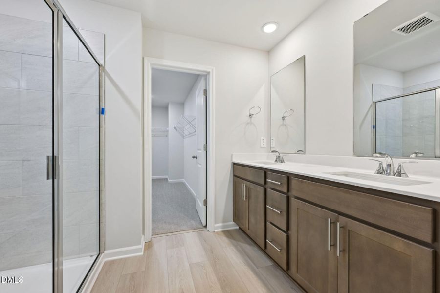 34-web-or-mls-Oak Manor - Raleigh - 716