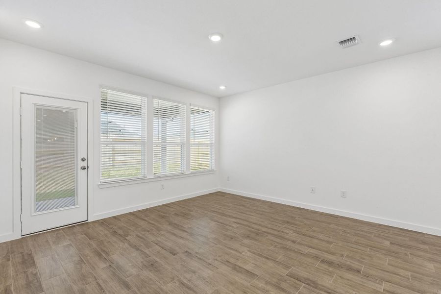 Spacious, unfurnished interior of a new home in Windcress, Cove (Image 17).
