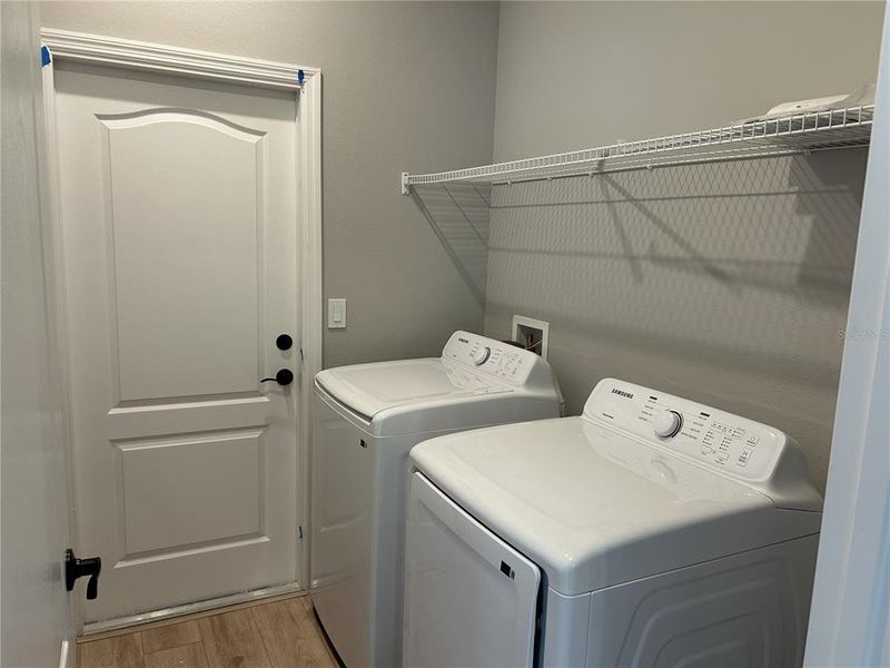 Furnished interior view inside a new home in , Dunnellon (Image 6).