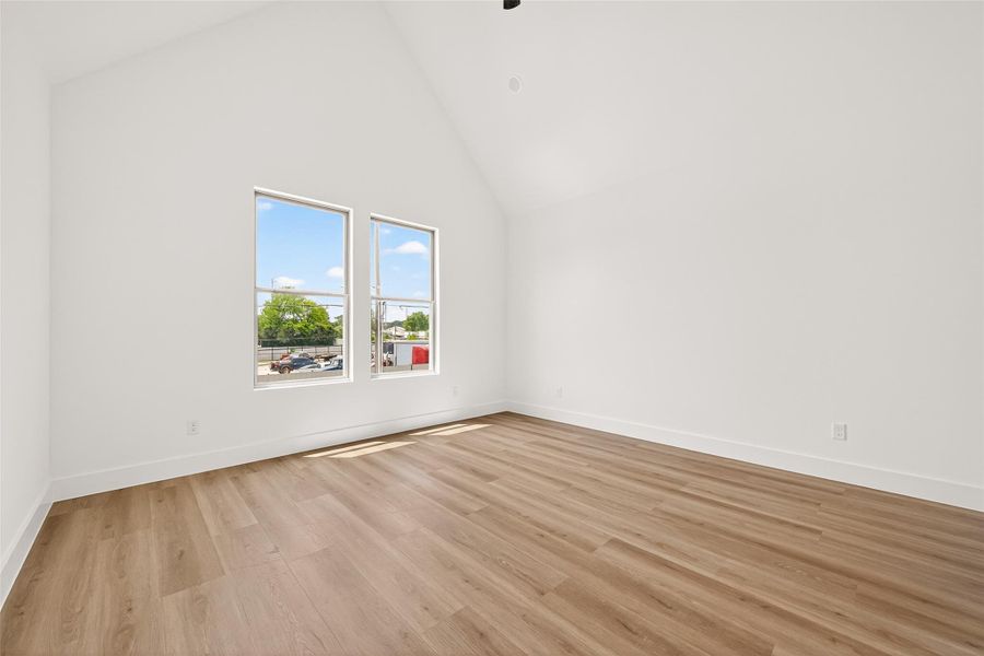 Spacious, unfurnished interior of a new home in , Houston (Image 35).