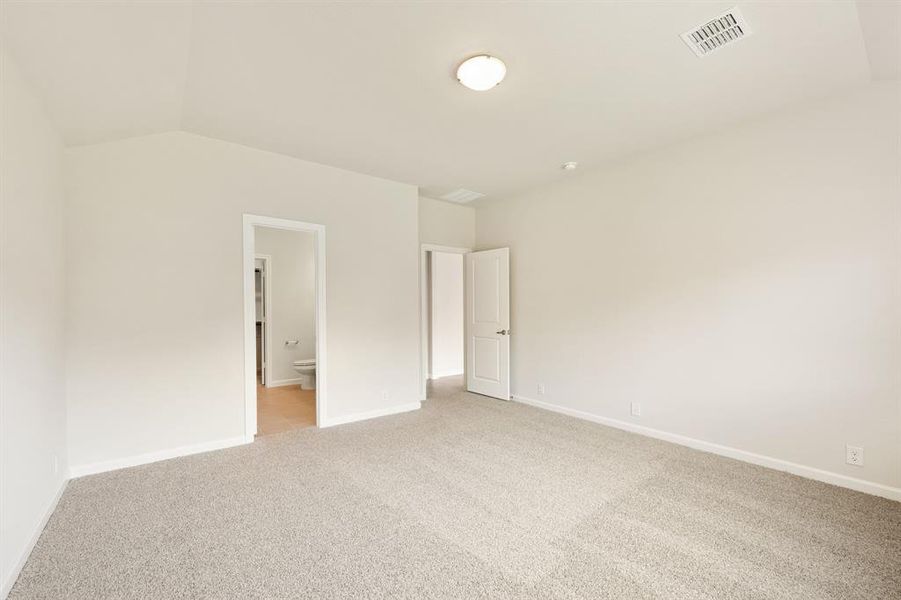 Spacious, unfurnished interior of a new home in Godley Ranch Elements, Godley (Image 16).