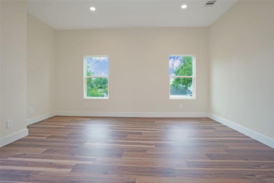 Spacious, unfurnished interior of a new home in , Houston (Image 29).