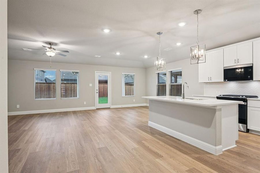 Spacious, unfurnished interior of a new home in Lakehaven - Signature Series, Farmersville (Image 19).