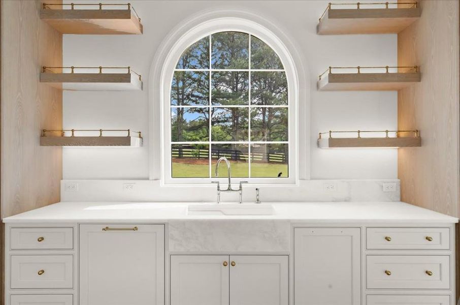 Image 101 of a home in .