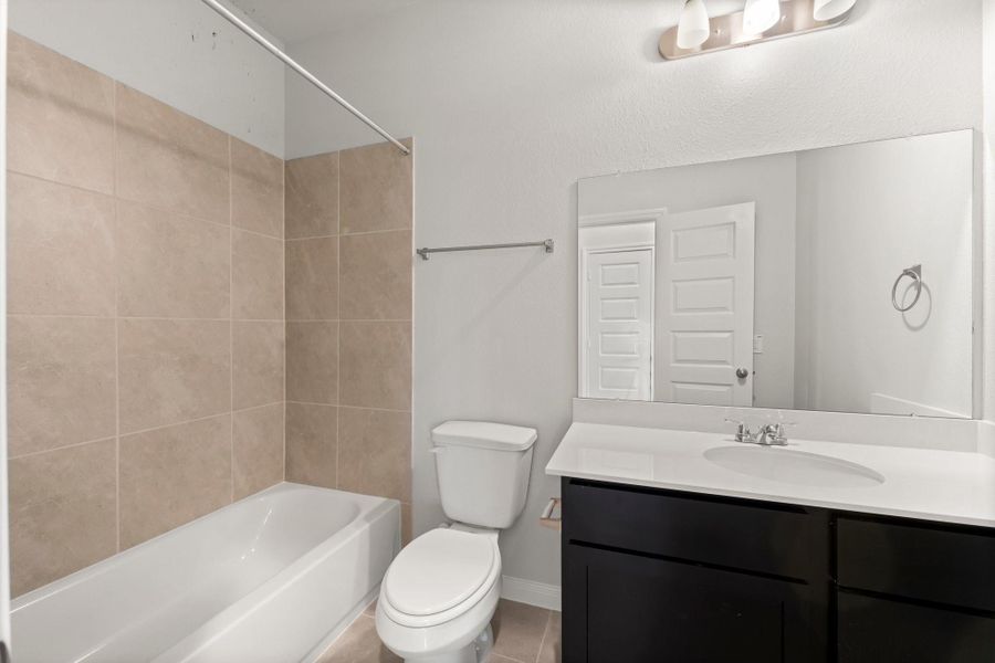 Images are for illustrative purposes only. Actual home features, colors, materials, and finishes may vary. Images are for illustrative purposes only. Actual home features, colors, materials, and finishes may vary.