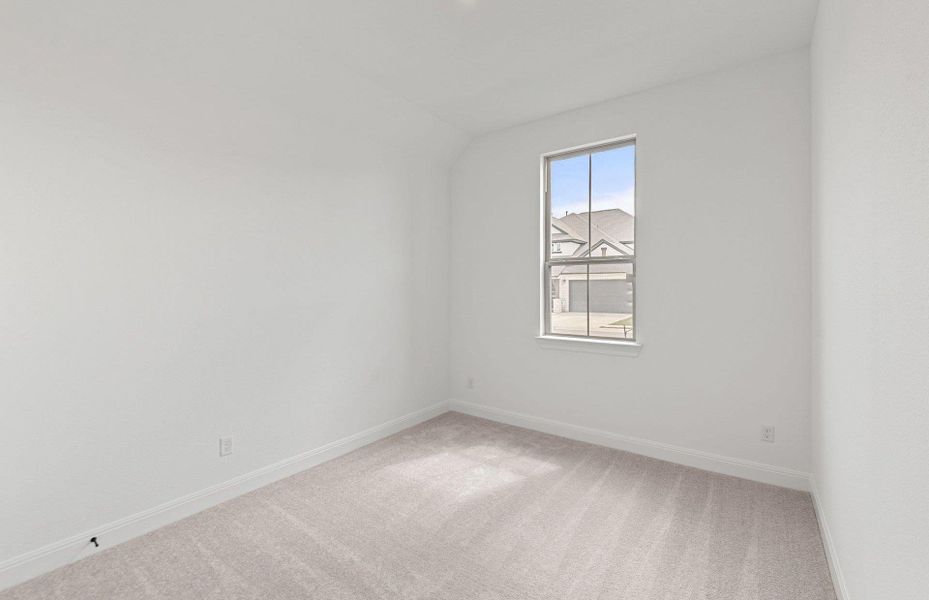 Spacious, unfurnished interior of a new home in Bluffview Reserve, Leander (Image 26).