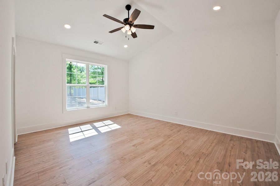 Spacious, unfurnished interior of a new home in , Concord (Image 27).