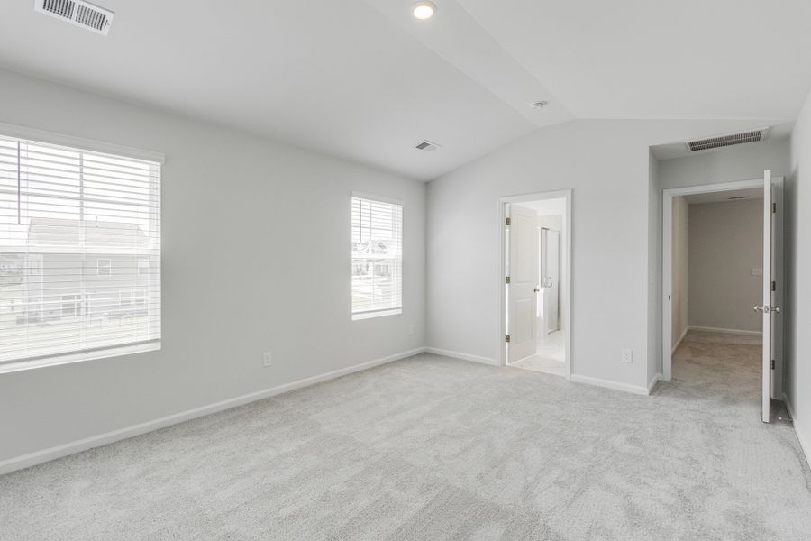 Spacious, unfurnished interior of a new home in Ellington, Elgin (Image 24).