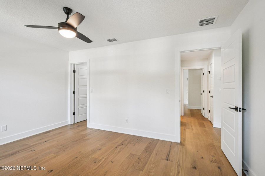 Spacious, unfurnished interior of a new home in , Green Cove Springs (Image 44).