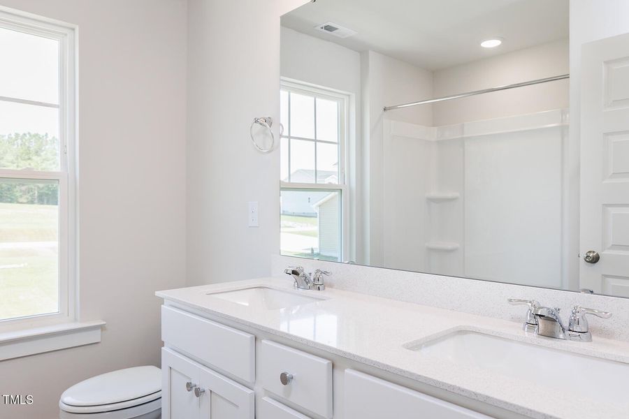 RDU_Hampton Ridge_Lot 26_Redwood_QMI (34 RDU_Hampton Ridge_Lot 26_Redwood_QMI (34