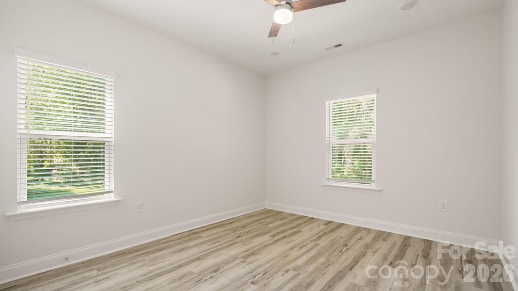 Spacious, unfurnished interior of a new home in , Lincolnton (Image 24).