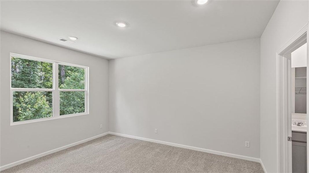 Spacious, unfurnished interior of a new home in Teamon Pointe, Griffin (Image 9).