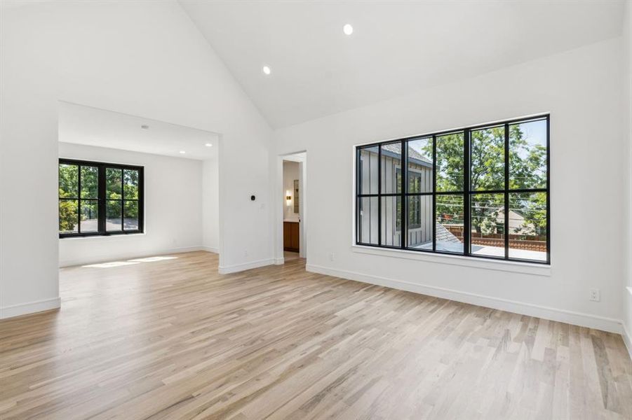Spacious, unfurnished interior of a new home in , Dallas (Image 18).