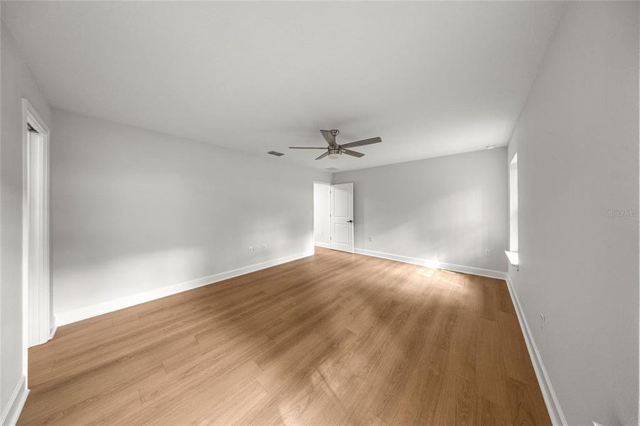 Spacious, unfurnished interior of a new home in , Ocala (Image 18).