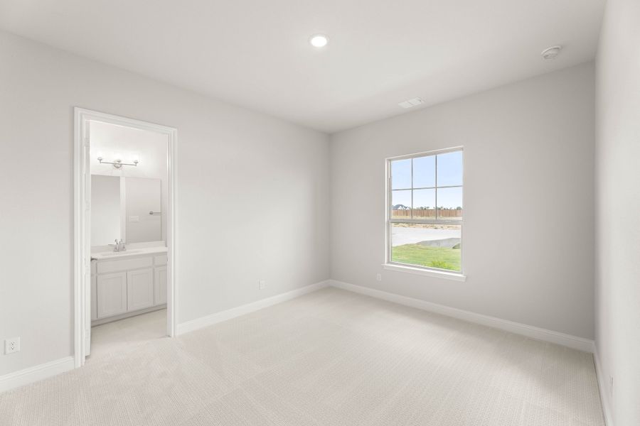 Spacious, unfurnished interior of a new home in Settler's Glen, New Fairview (Image 22). Spacious, unfurnished interior of a new home in Settler's Glen, New Fairview (Image 22).