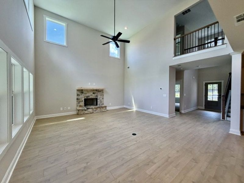 Spacious, unfurnished interior of a new home in Lakefield, Palmetto (Image 11).