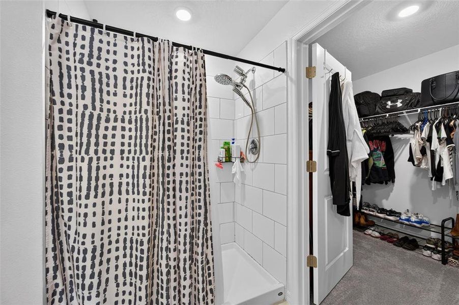 Furnished interior view inside a new home in , Bartow (Image 15).