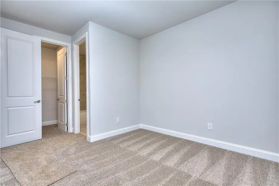 Spacious, unfurnished interior of a new home in , Homer (Image 31).
