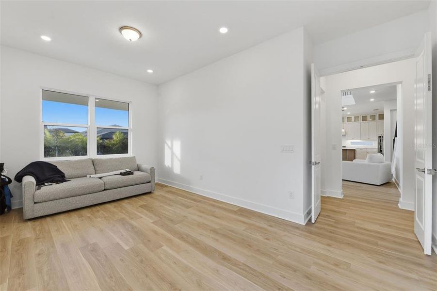 Spacious, unfurnished interior of a new home in Waterset, Apollo Beach (Image 34).