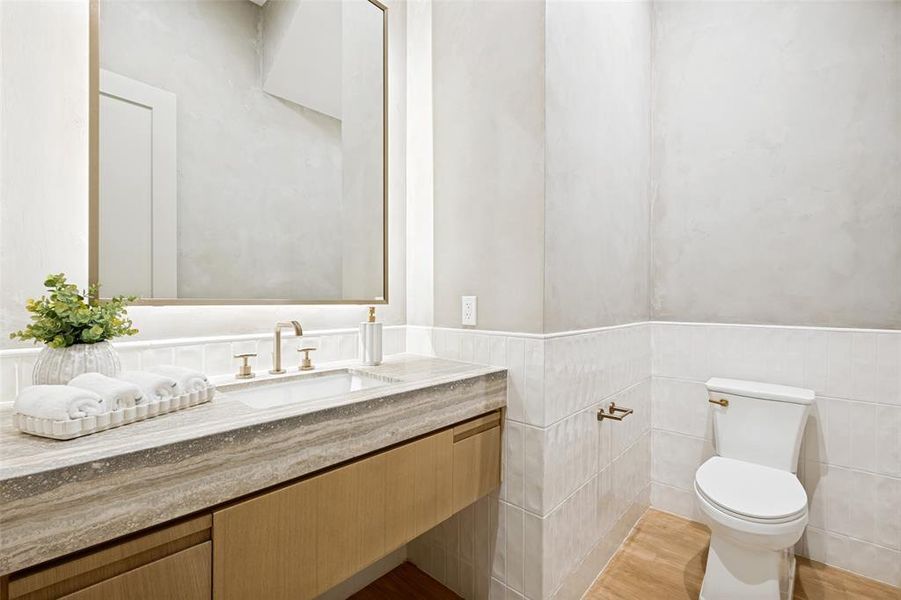 Furnished interior view inside a new home in , Dallas (Image 16).