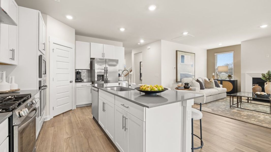 3731 Hawthorne Kitchen 4of10 F1